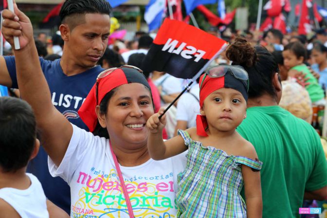 Daniel, Rosario y la Familia Sandinista reeditan el Repliegue Táctico a Masaya