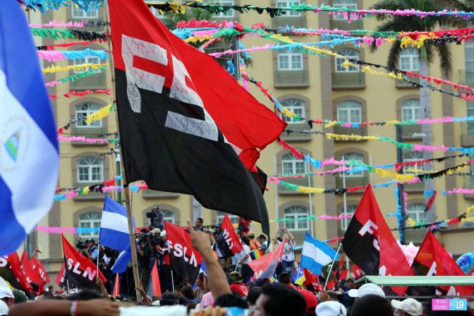 Daniel, Rosario y la Familia Sandinista reeditan el Repliegue Táctico a Masaya