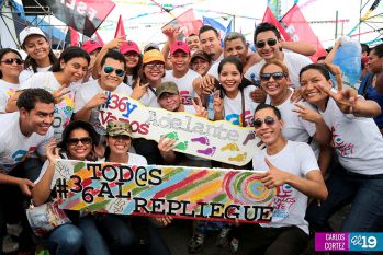 Daniel, Rosario y la Familia Sandinista reeditan el Repliegue Táctico a Masaya