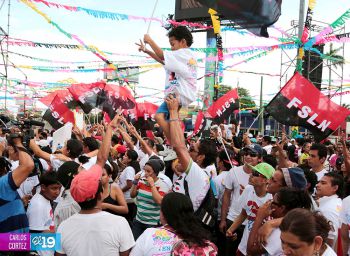 Daniel, Rosario y la Familia Sandinista reeditan el Repliegue Táctico a Masaya