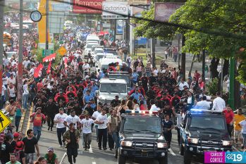 Daniel, Rosario y la Familia Sandinista reeditan el Repliegue Táctico a Masaya