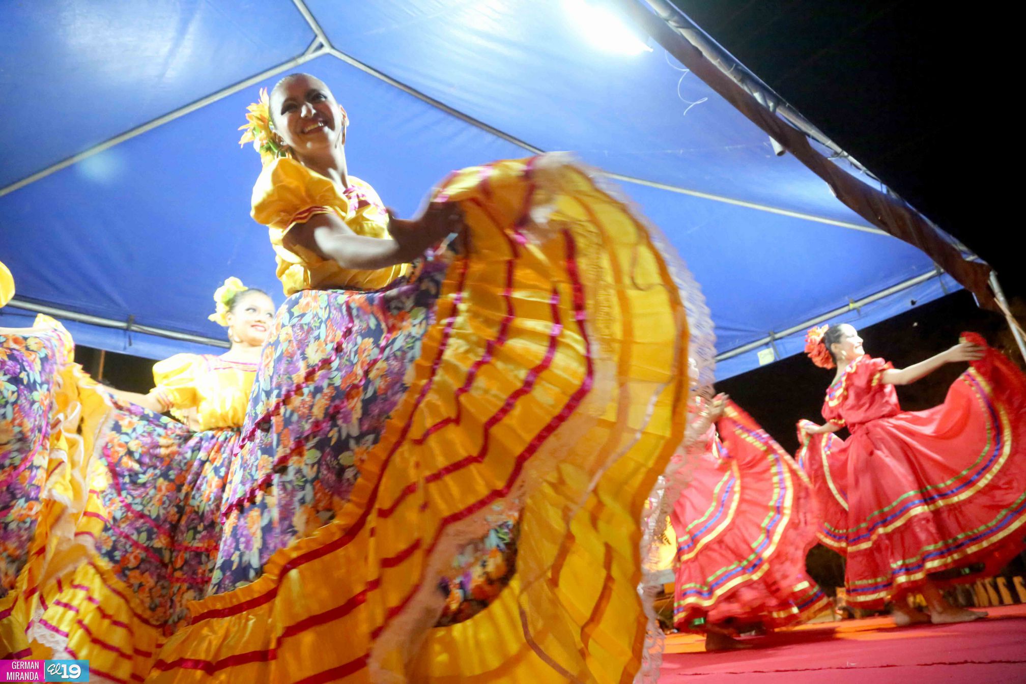 Arte, cultura y tradición en las tarimas del Repliegue 2015