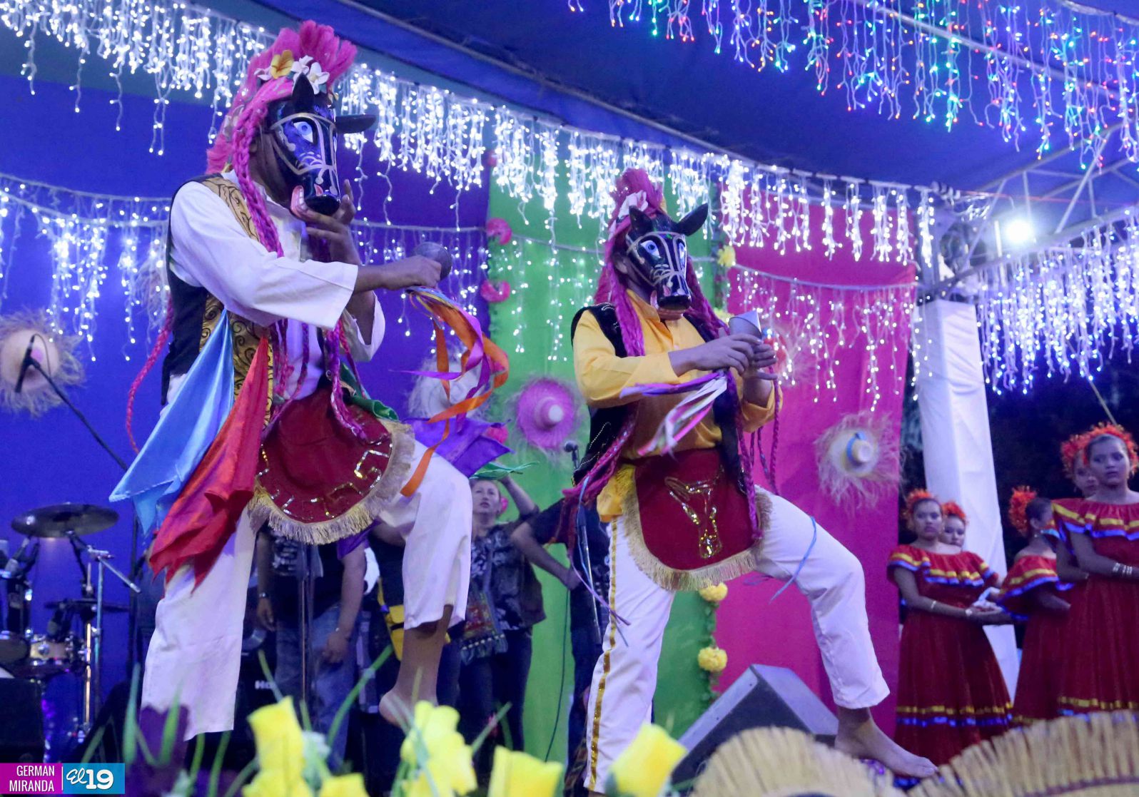 Arte, cultura y tradición en las tarimas del Repliegue 2015