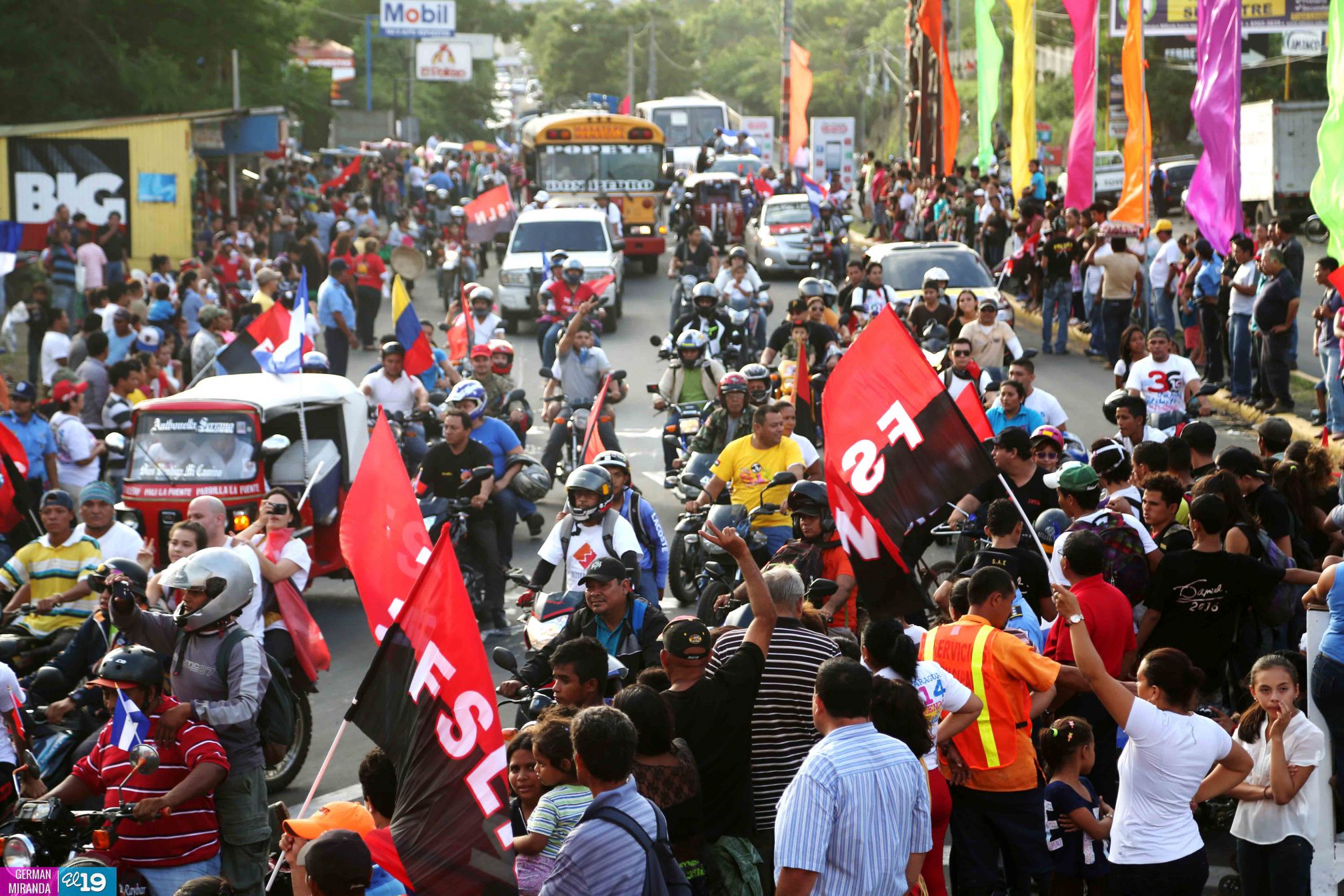 Arte, cultura y tradición en las tarimas del Repliegue 2015