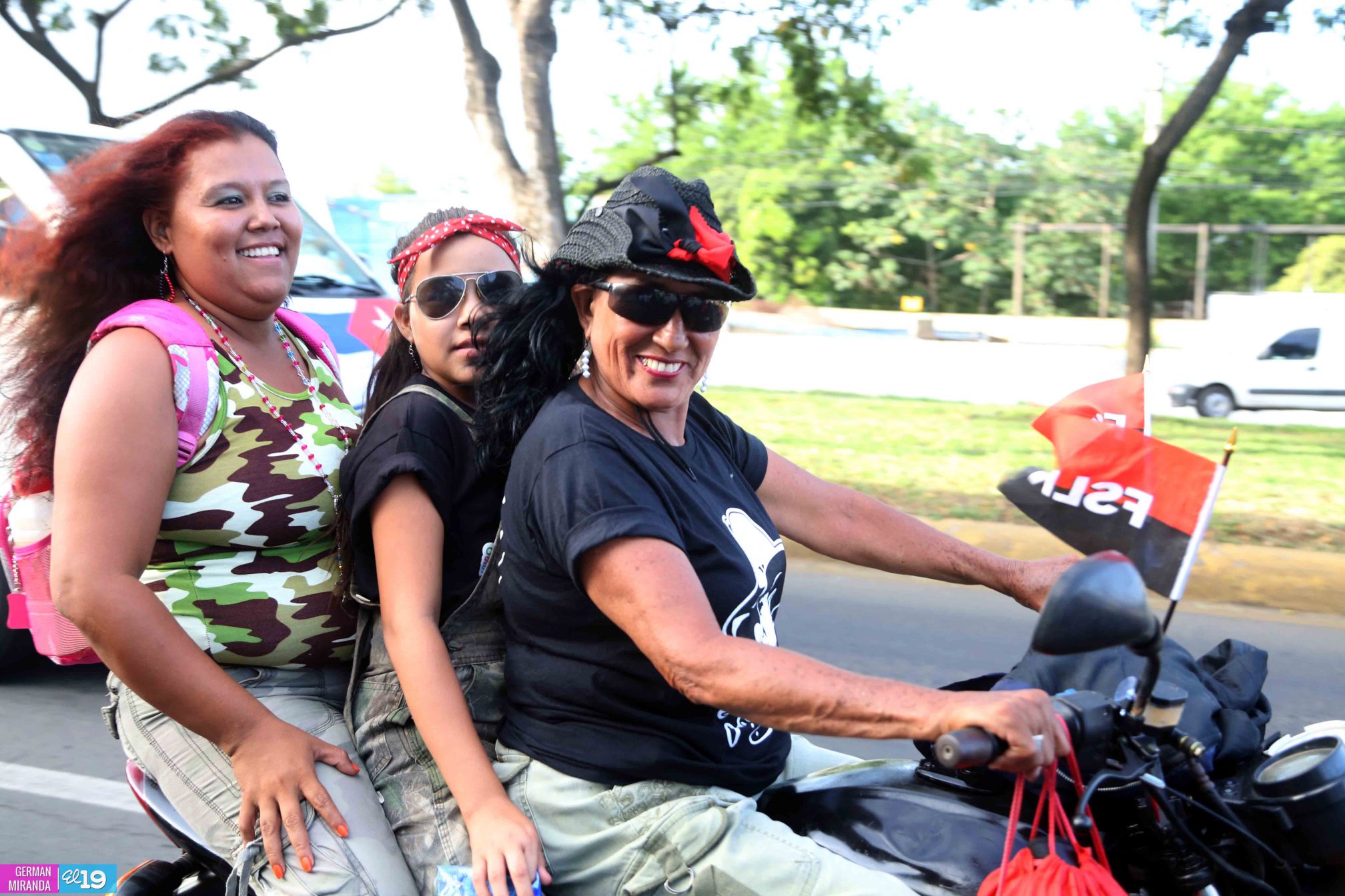 Arte, cultura y tradición en las tarimas del Repliegue 2015