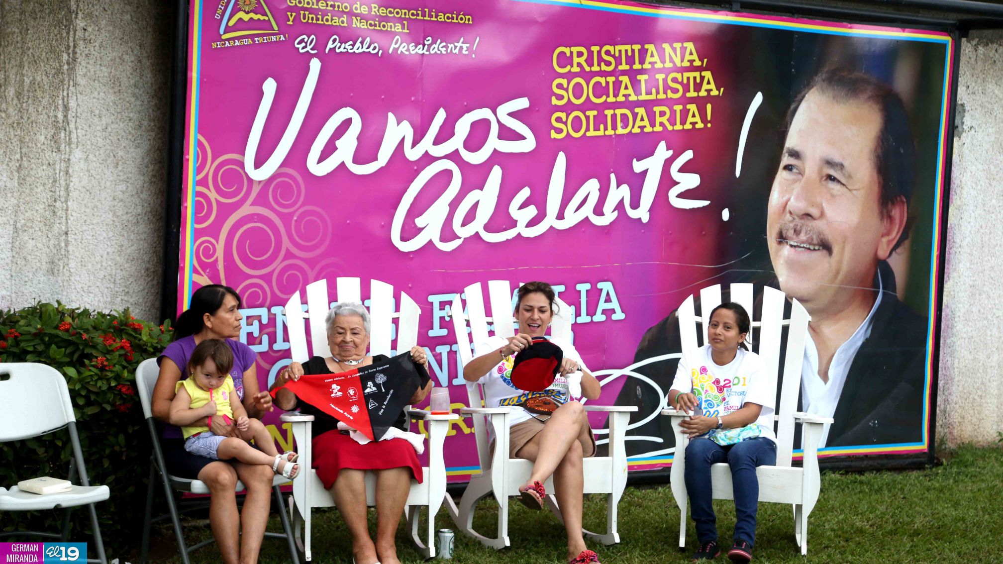 Arte, cultura y tradición en las tarimas del Repliegue 2015