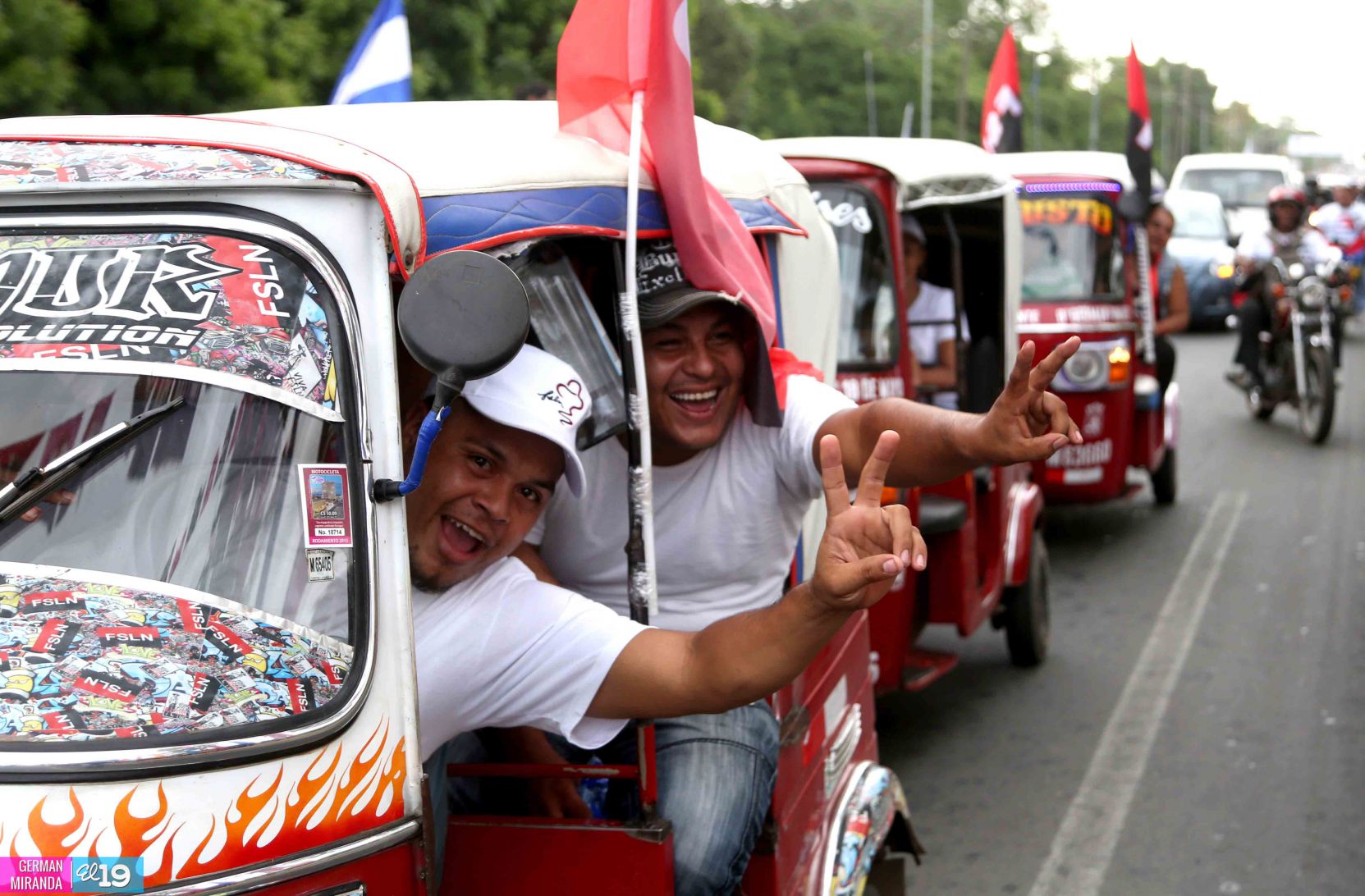 Arte, cultura y tradición en las tarimas del Repliegue 2015