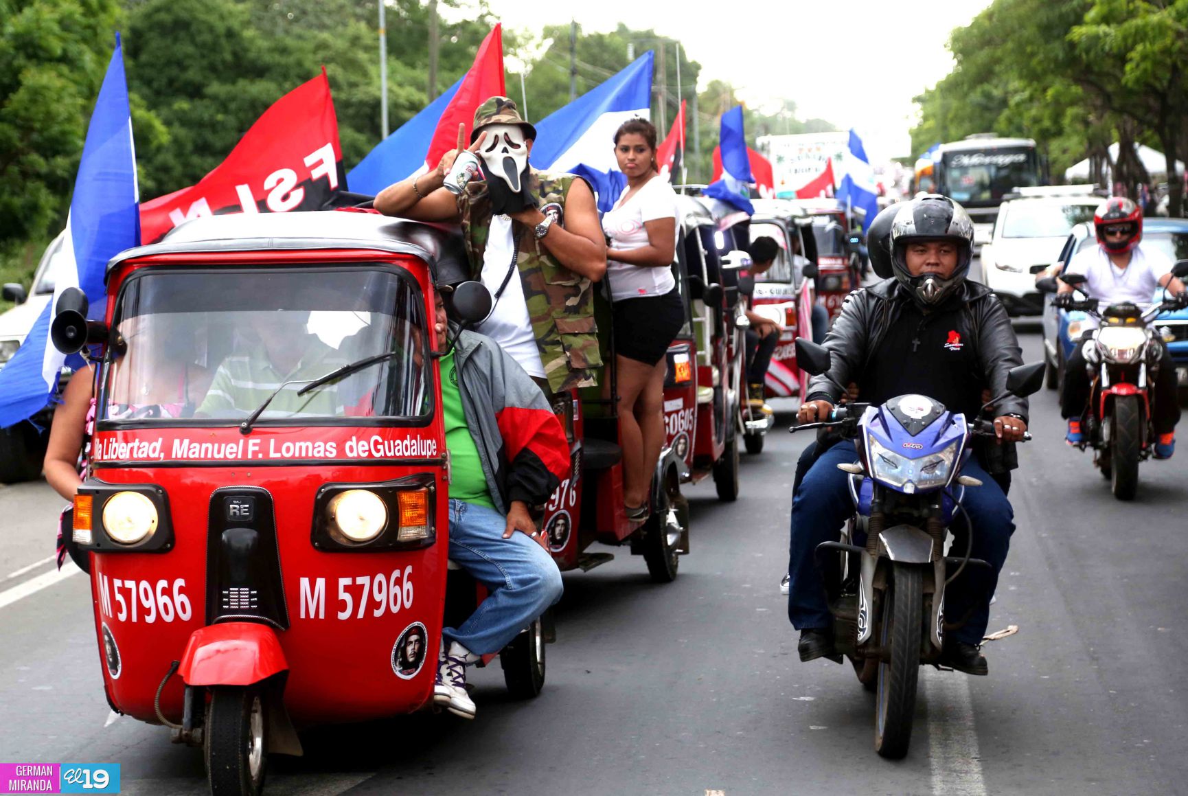 Arte, cultura y tradición en las tarimas del Repliegue 2015