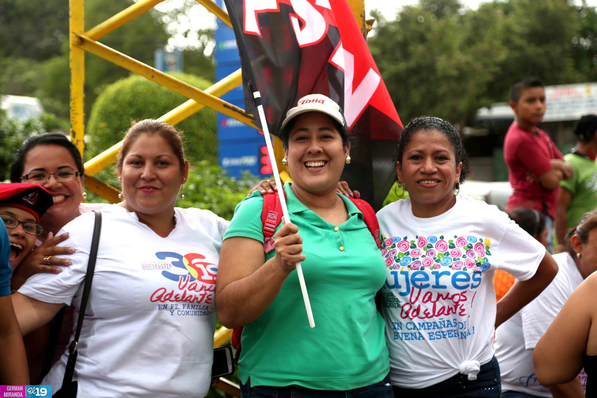 Arte, cultura y tradición en las tarimas del Repliegue 2015