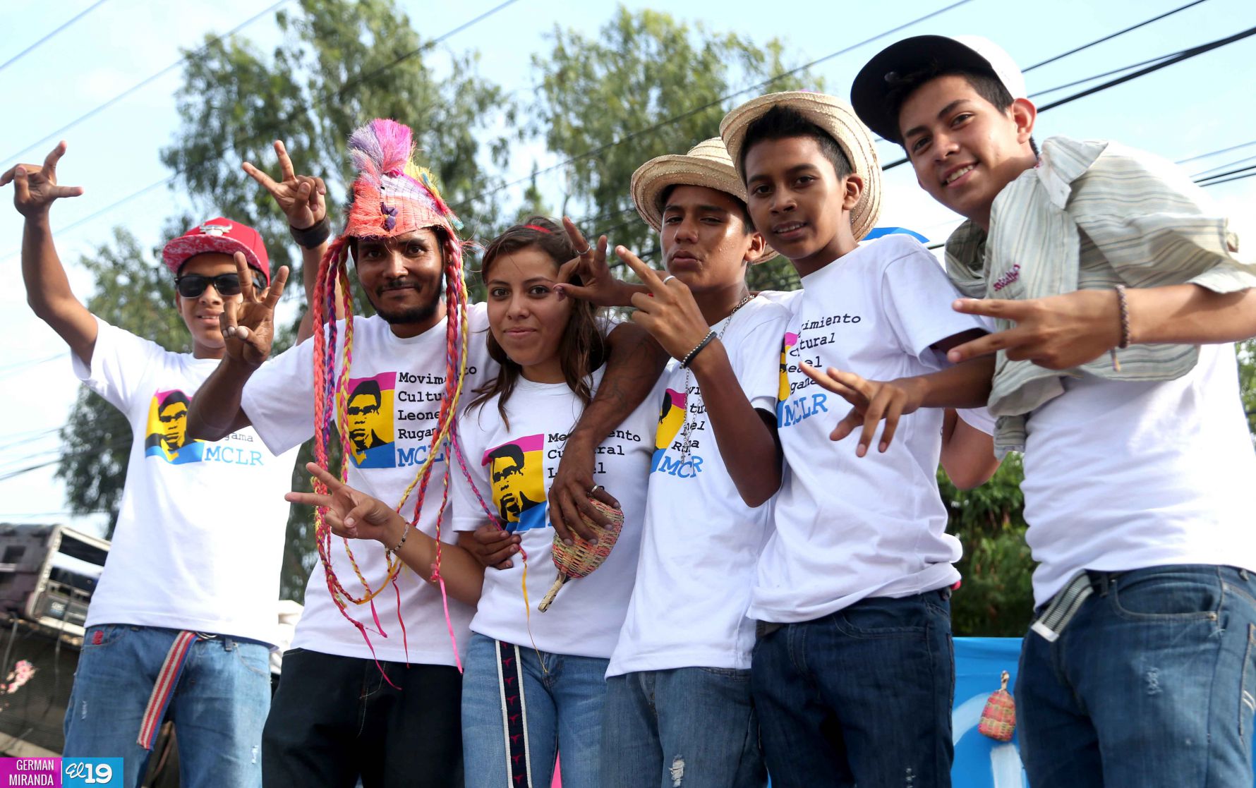 Arte, cultura y tradición en las tarimas del Repliegue 2015