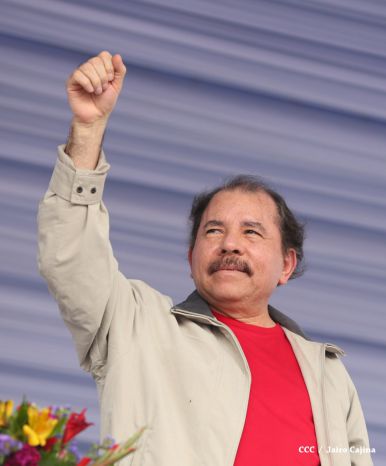 Daniel y Rosario culminan en Monimbó el 36 Aniversario del Repliegue a Masaya