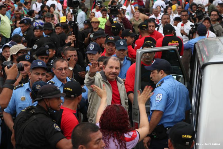 Daniel y Rosario culminan en Monimbó el 36 Aniversario del Repliegue a Masaya