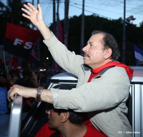 Daniel y Rosario culminan en Monimbó el 36 Aniversario del Repliegue a Masaya