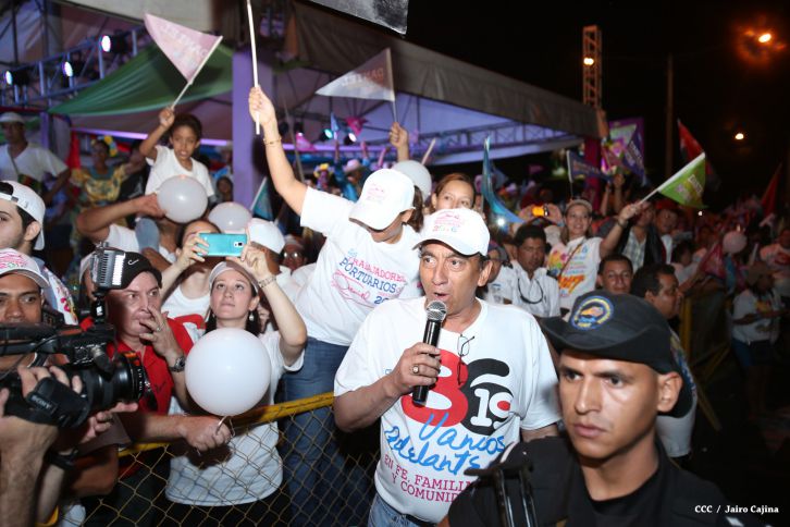 Daniel y Rosario culminan en Monimbó el 36 Aniversario del Repliegue a Masaya