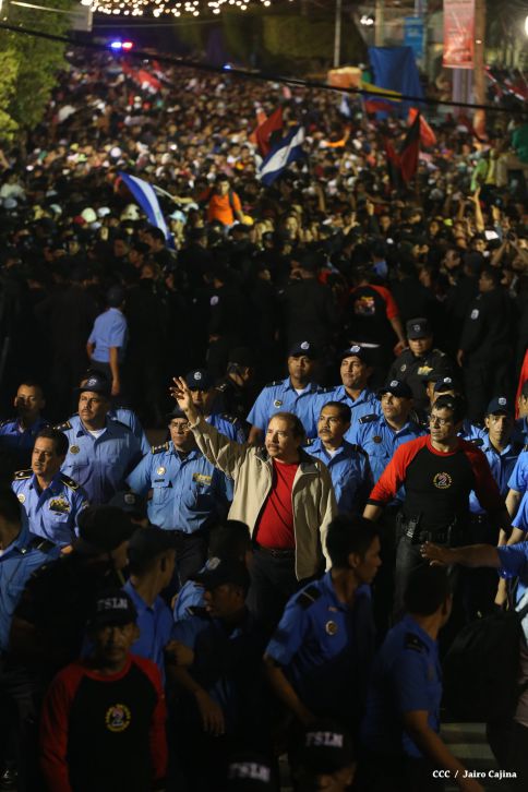 Daniel y Rosario culminan en Monimbó el 36 Aniversario del Repliegue a Masaya