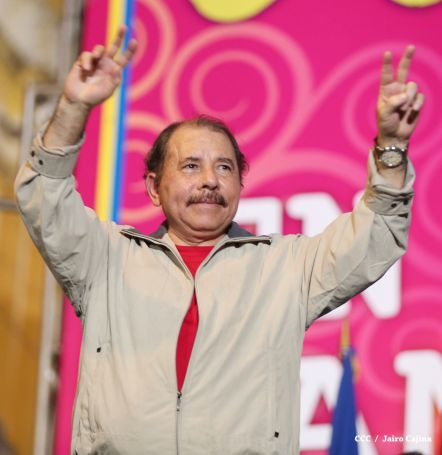 Daniel y Rosario culminan en Monimbó el 36 Aniversario del Repliegue a Masaya