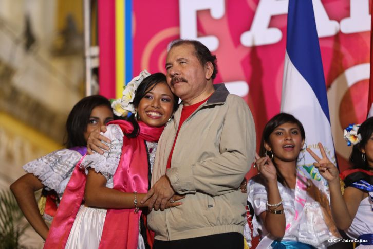 Daniel y Rosario culminan en Monimbó el 36 Aniversario del Repliegue a Masaya