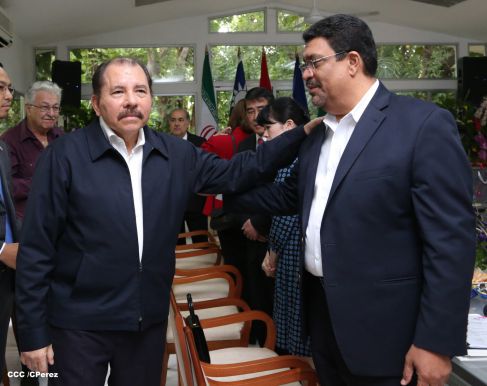 Daniel y Rosario reciben cartas credenciales de los embajadores de Irán, Taiwán, México y Japón