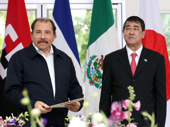 Daniel y Rosario reciben cartas credenciales de los embajadores de Irán, Taiwán, México y Japón