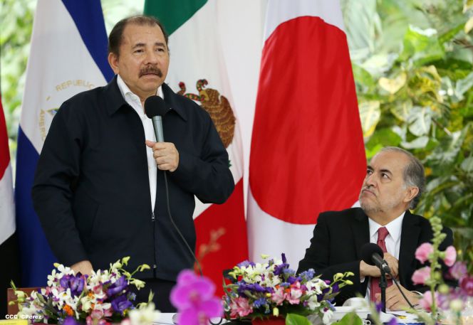 Daniel y Rosario reciben cartas credenciales de los embajadores de Irán, Taiwán, México y Japón