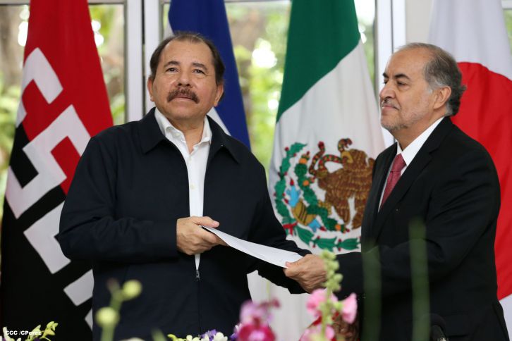 Daniel y Rosario reciben cartas credenciales de los embajadores de Irán, Taiwán, México y Japón