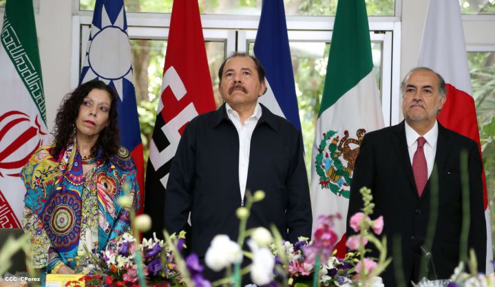 Daniel y Rosario reciben cartas credenciales de los embajadores de Irán, Taiwán, México y Japón