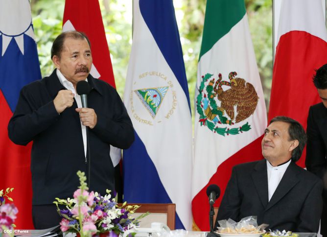 Daniel y Rosario reciben cartas credenciales de los embajadores de Irán, Taiwán, México y Japón