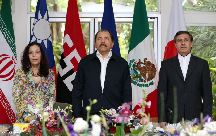 Daniel y Rosario reciben cartas credenciales de los embajadores de Irán, Taiwán, México y Japón