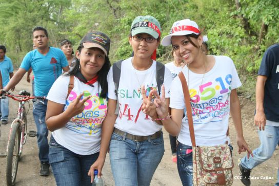 Leoneses reeditan toma del Fortín de Acosasco