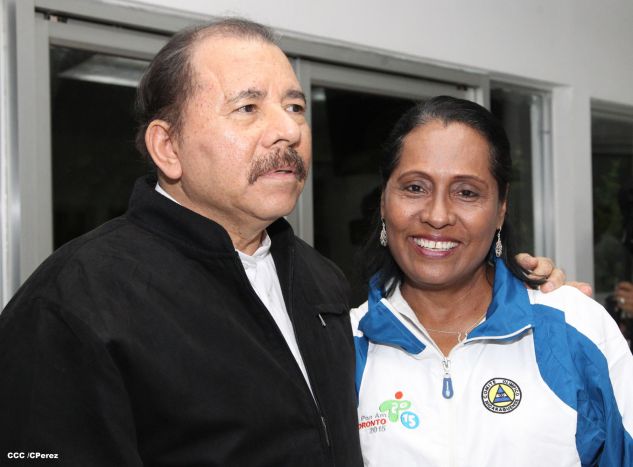 Presidente Daniel abandera a atletas nicaragüenses que participarán en los XVII Juegos Panamericanos