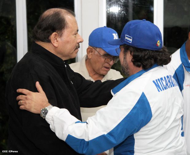 Presidente Daniel abandera a atletas nicaragüenses que participarán en los XVII Juegos Panamericanos