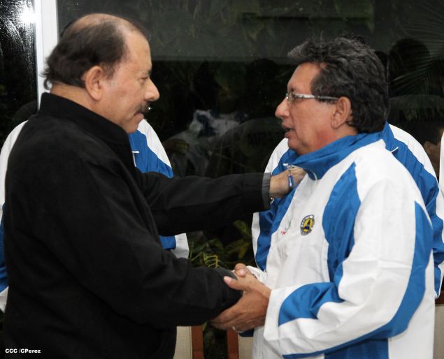 Presidente Daniel abandera a atletas nicaragüenses que participarán en los XVII Juegos Panamericanos