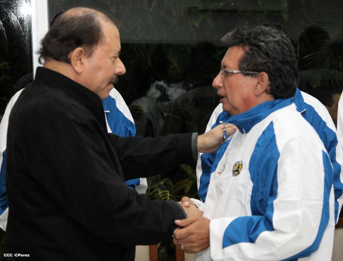 Presidente Daniel abandera a atletas nicaragüenses que participarán en los XVII Juegos Panamericanos
