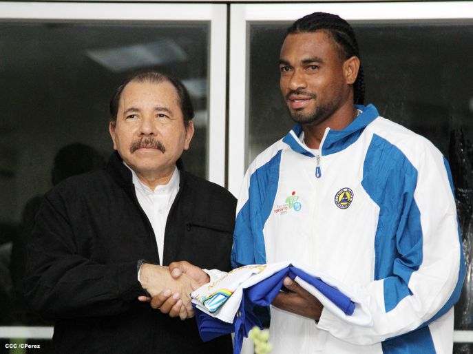 Presidente Daniel abandera a atletas nicaragüenses que participarán en los XVII Juegos Panamericanos