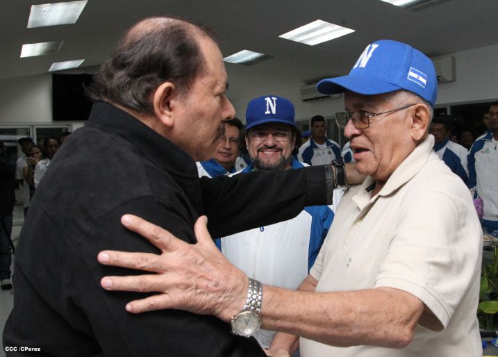 Presidente Daniel abandera a atletas nicaragüenses que participarán en los XVII Juegos Panamericanos