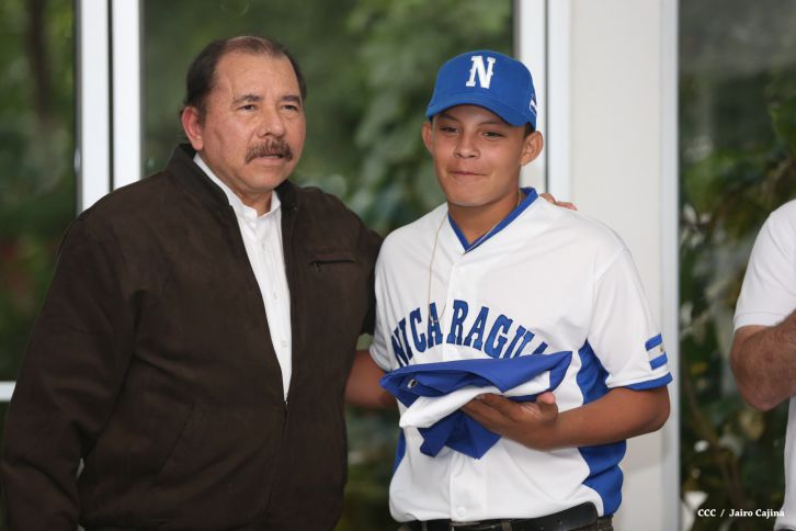 Presidente Daniel abandera a delegaciones que participarán en eventos deportivos internacionales