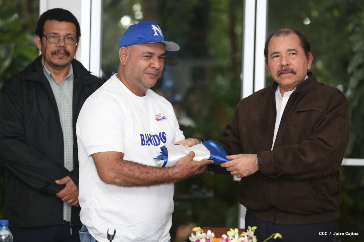 Presidente Daniel abandera a delegaciones que participarán en eventos deportivos internacionales