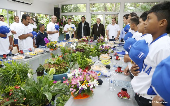 Presidente Daniel abandera a delegaciones que participarán en eventos deportivos internacionales