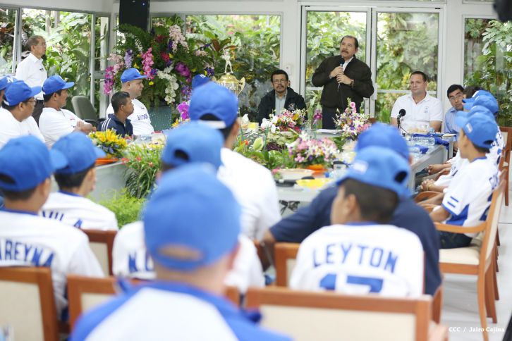 Presidente Daniel abandera a delegaciones que participarán en eventos deportivos internacionales