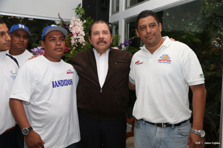 Presidente Daniel abandera a delegaciones que participarán en eventos deportivos internacionales