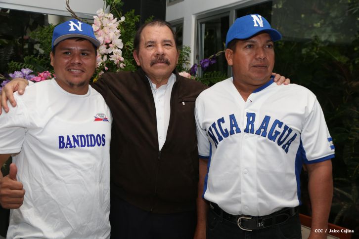 Presidente Daniel abandera a delegaciones que participarán en eventos deportivos internacionales