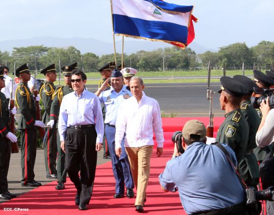 Presidente Ma Ying-jeou visita Empresa de Zona Franca Alpha Textil Nicaragua S.A.