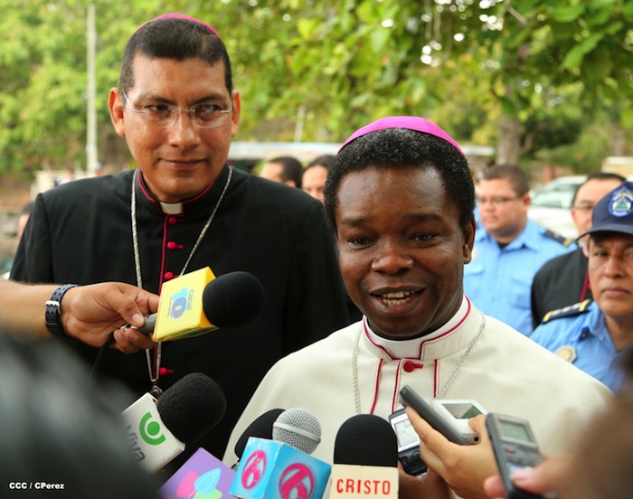 Via Crucis Acuático en Granada 2013
