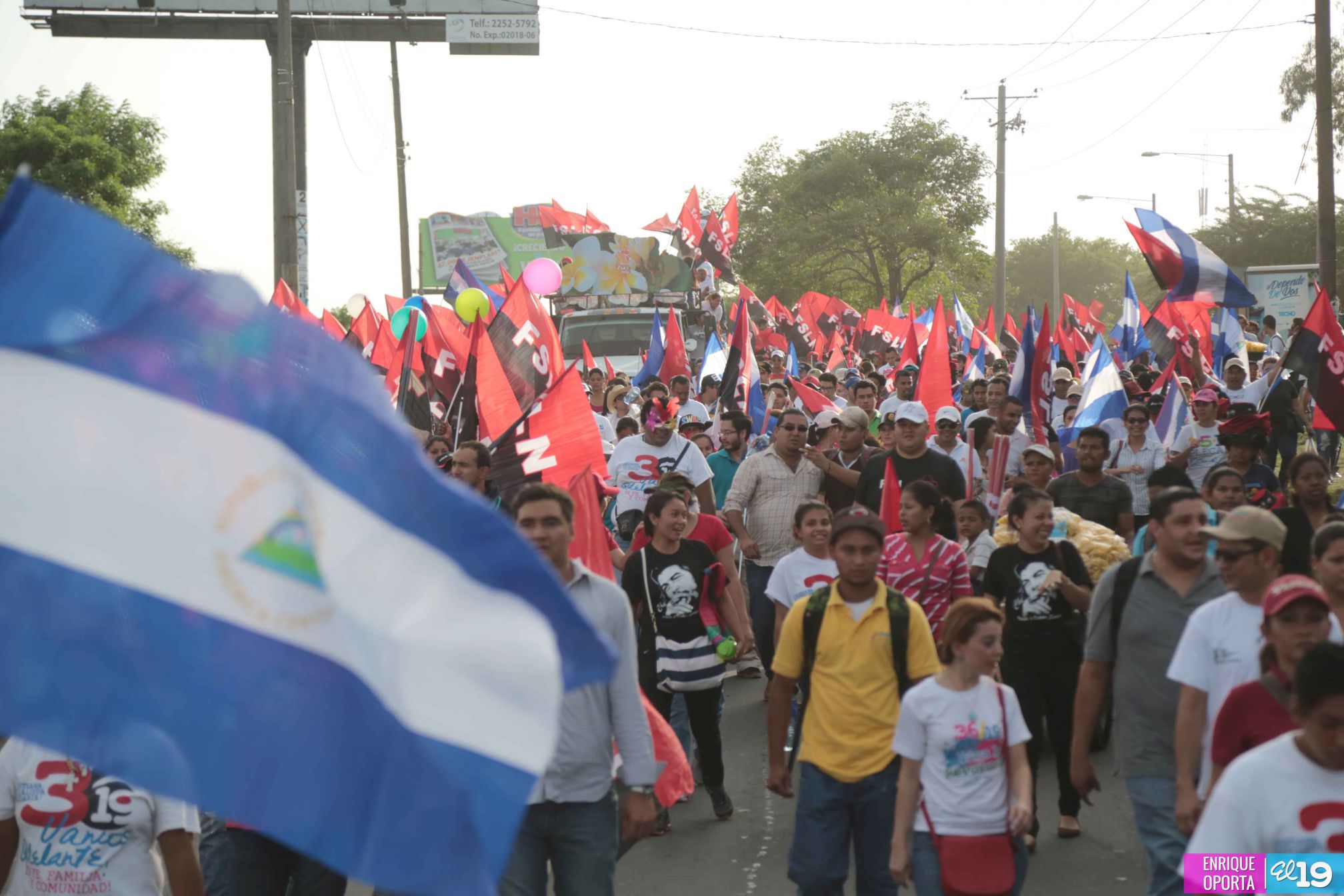 Juventud y Familias protagonizan Gran Caminata de la Alegría
