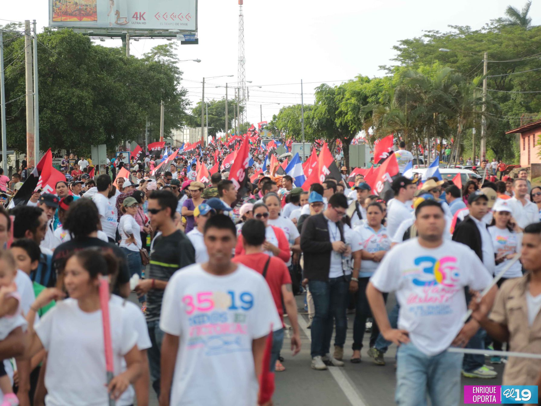 Juventud y Familias protagonizan Gran Caminata de la Alegría