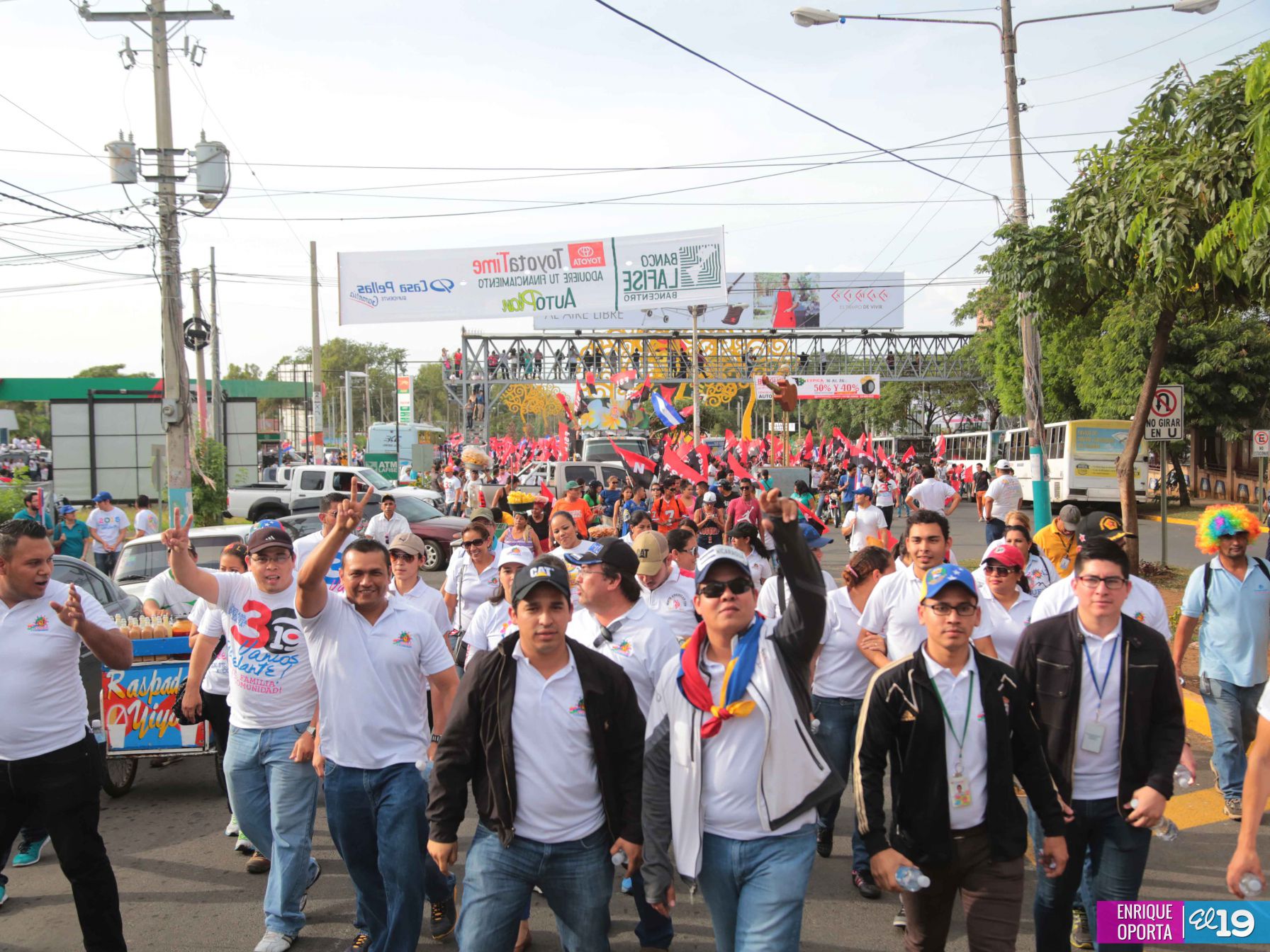 Juventud y Familias protagonizan Gran Caminata de la Alegría