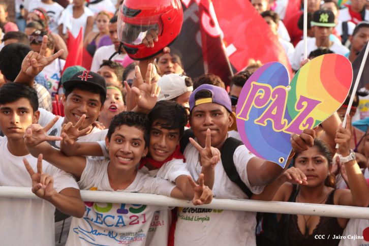 Juventud y Familias protagonizan Gran Caminata de la Alegría