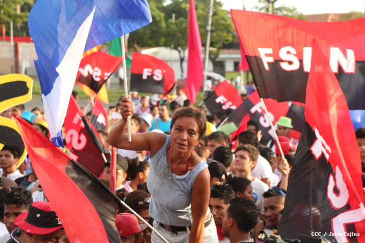 Juventud y Familias protagonizan Gran Caminata de la Alegría