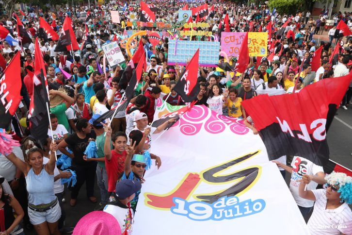 Juventud y Familias protagonizan Gran Caminata de la Alegría