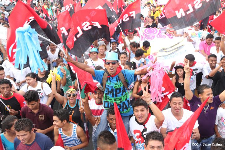 Juventud y Familias protagonizan Gran Caminata de la Alegría